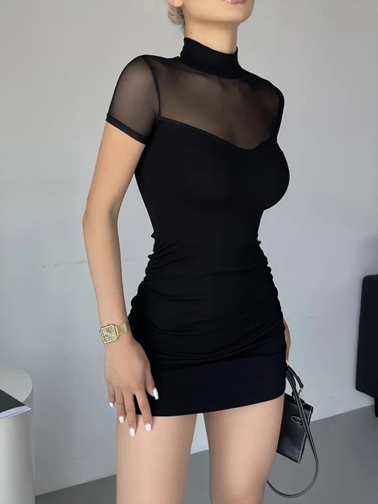Carmen | Vestido Mini Ajustado con Parte Superior en Mesh y Cuello Alto