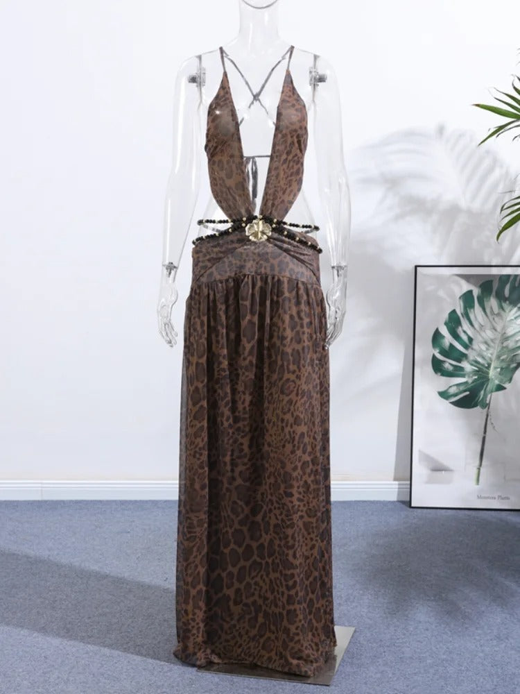 Valeria | Vestido Maxi Halter con Escote Profundo, Flecos y Abertura Frontal