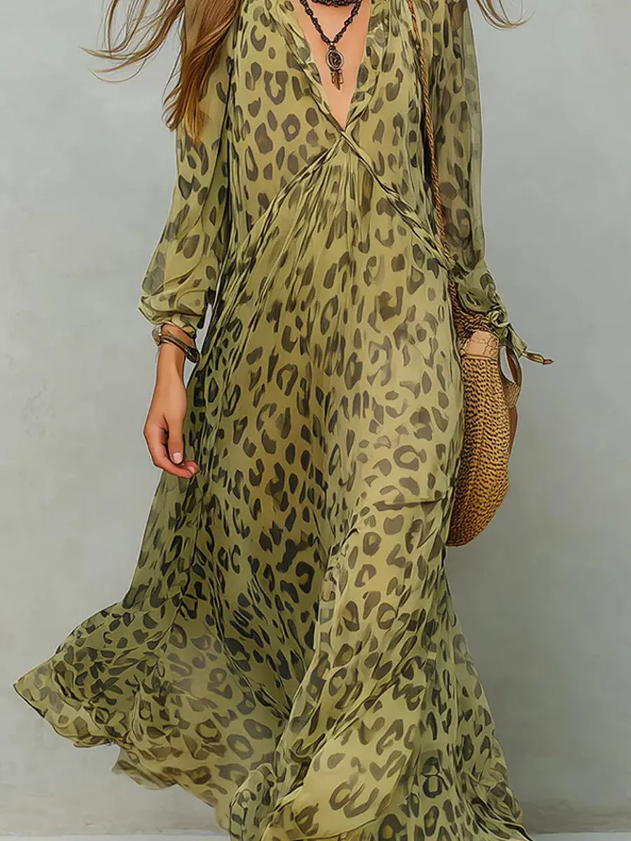 Carmen | Vestido Maxi Fluido con Estampado Animal Print y Escote V Profundo
