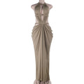 Adriana | Vestido Maxi Halter Dorado con Drapeado en el Corpete y Cut-Outs
