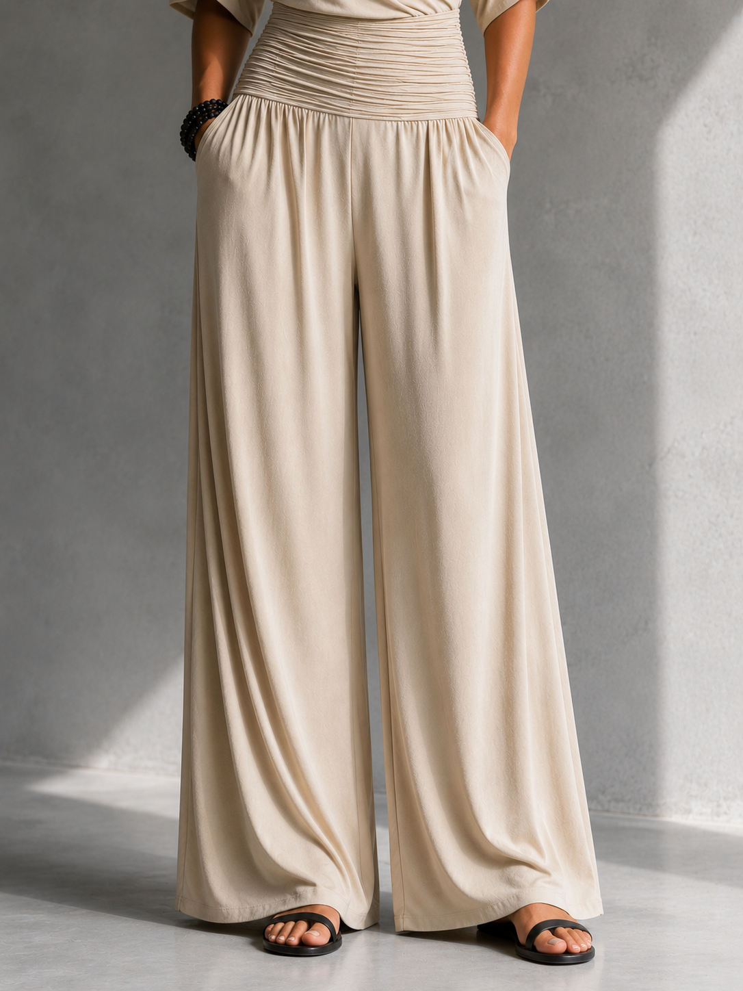 Alia | Conjunto elegante con efecto cruzado y pantalón ancho