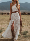 Lucía | Vestido Maxi Blanco con Encaje Floral, Cinturón y Abertura Frontal